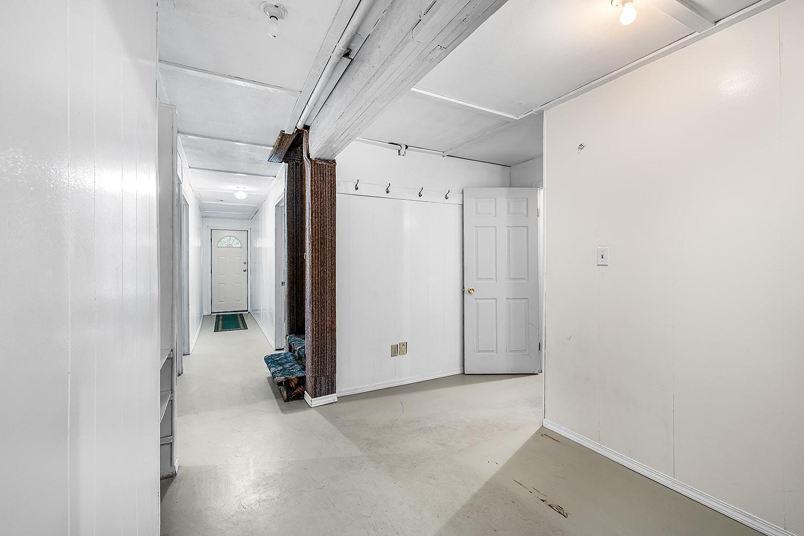 357 3A Street, Cranbrook, BC - Indoor Photo Showing Other Room