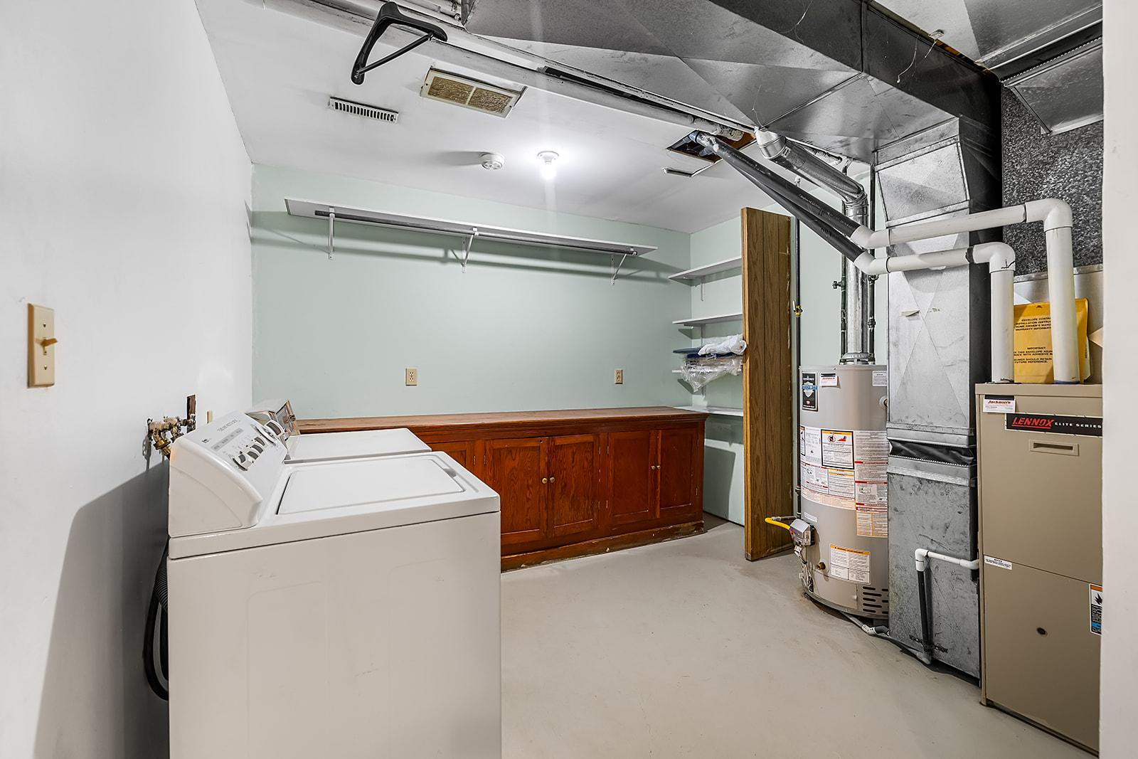 357 3A Street, Cranbrook, BC - Indoor Photo Showing Laundry Room