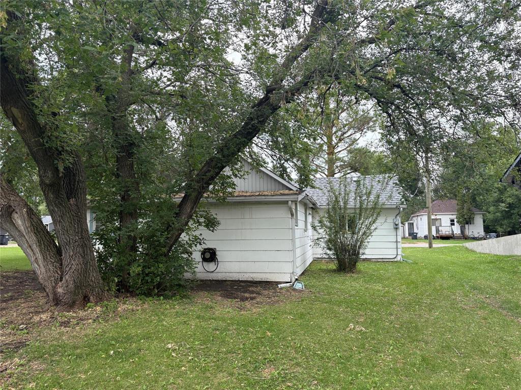 315 Tupper Street E, Killarney, MB - Outdoor