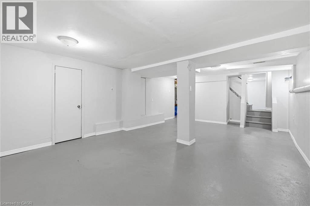 196 Ray Street N, Hamilton, ON - Indoor Photo Showing Other Room