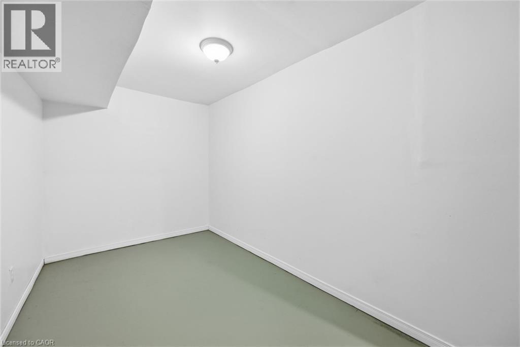 196 Ray Street N, Hamilton, ON - Indoor Photo Showing Other Room