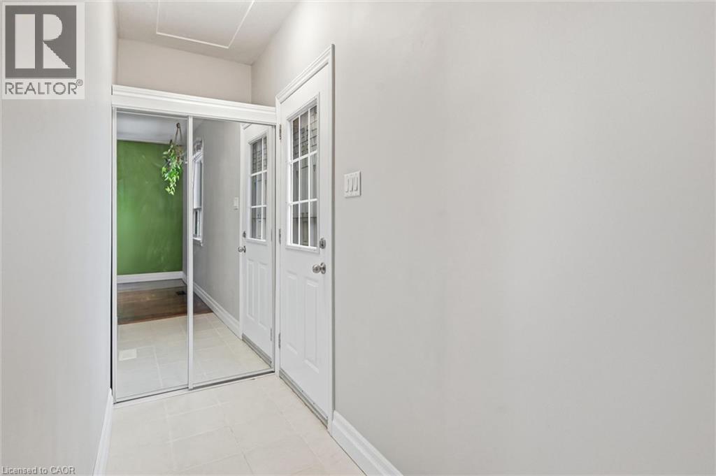 196 Ray Street N, Hamilton, ON - Indoor Photo Showing Other Room