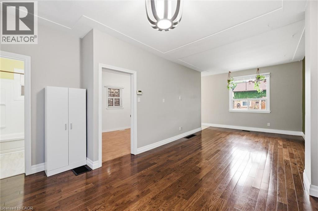 196 Ray Street N, Hamilton, ON - Indoor Photo Showing Other Room