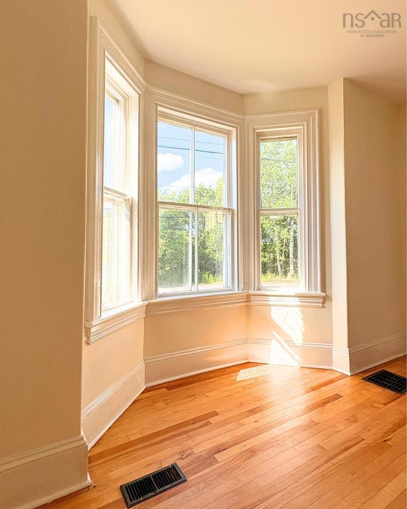 1170 Prince Street, Truro, NS - Indoor Photo Showing Other Room