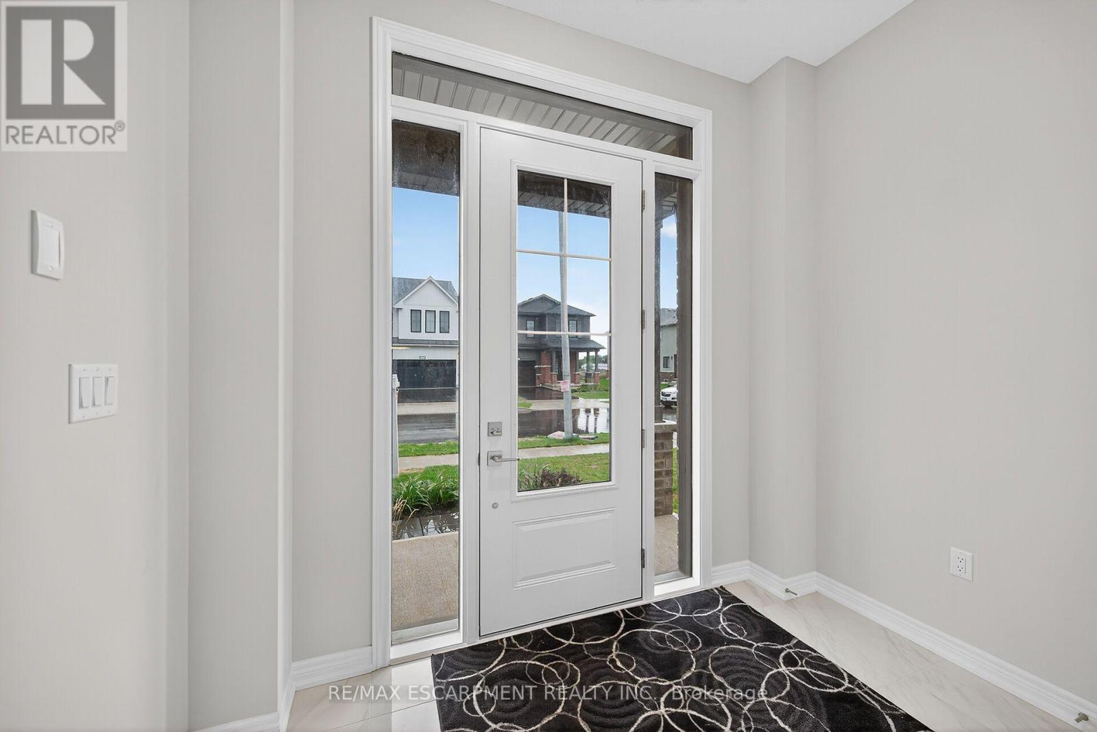67 Starfire Crescent, Hamilton, ON - Indoor Photo Showing Other Room