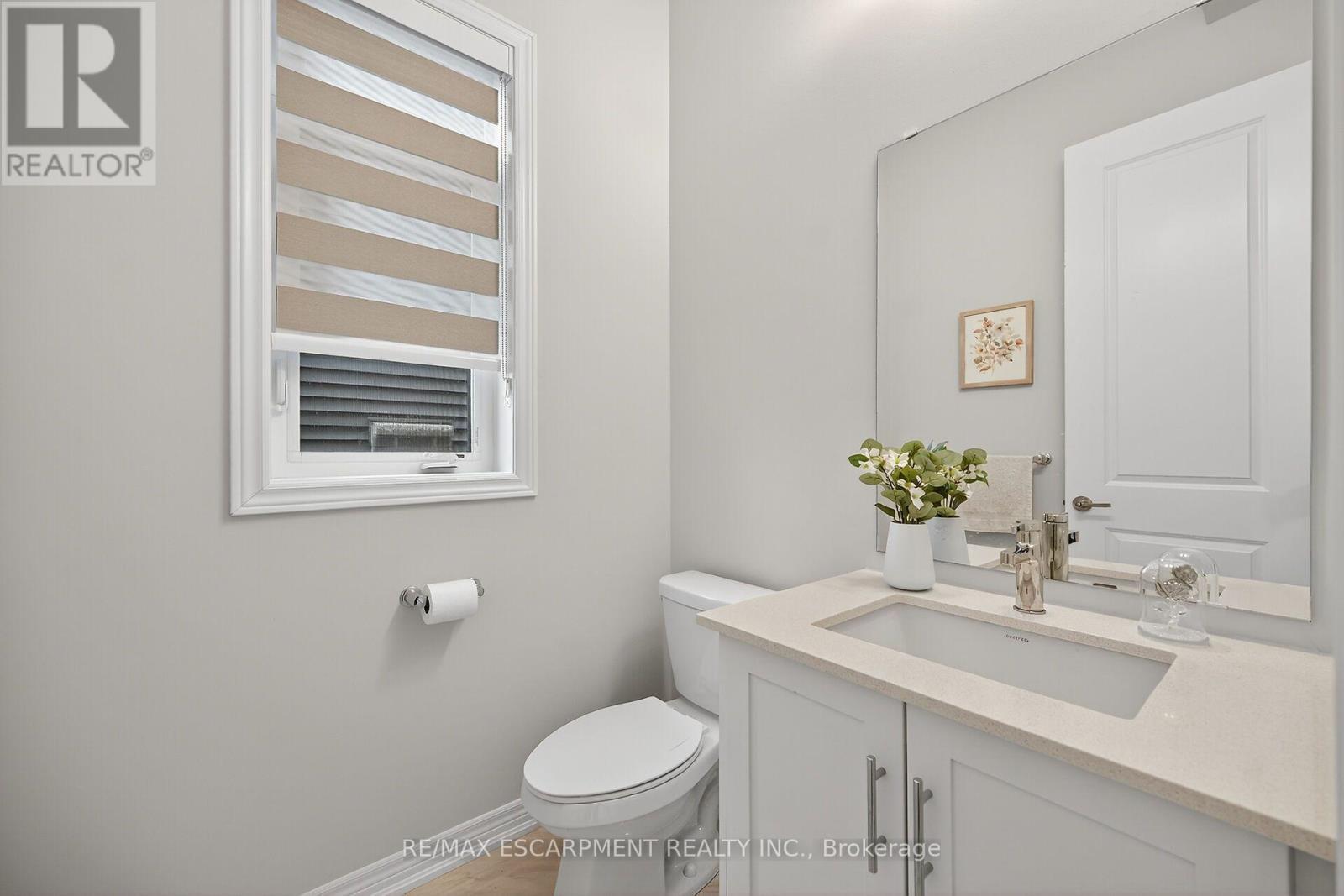 67 Starfire Crescent, Hamilton, ON - Indoor Photo Showing Bathroom
