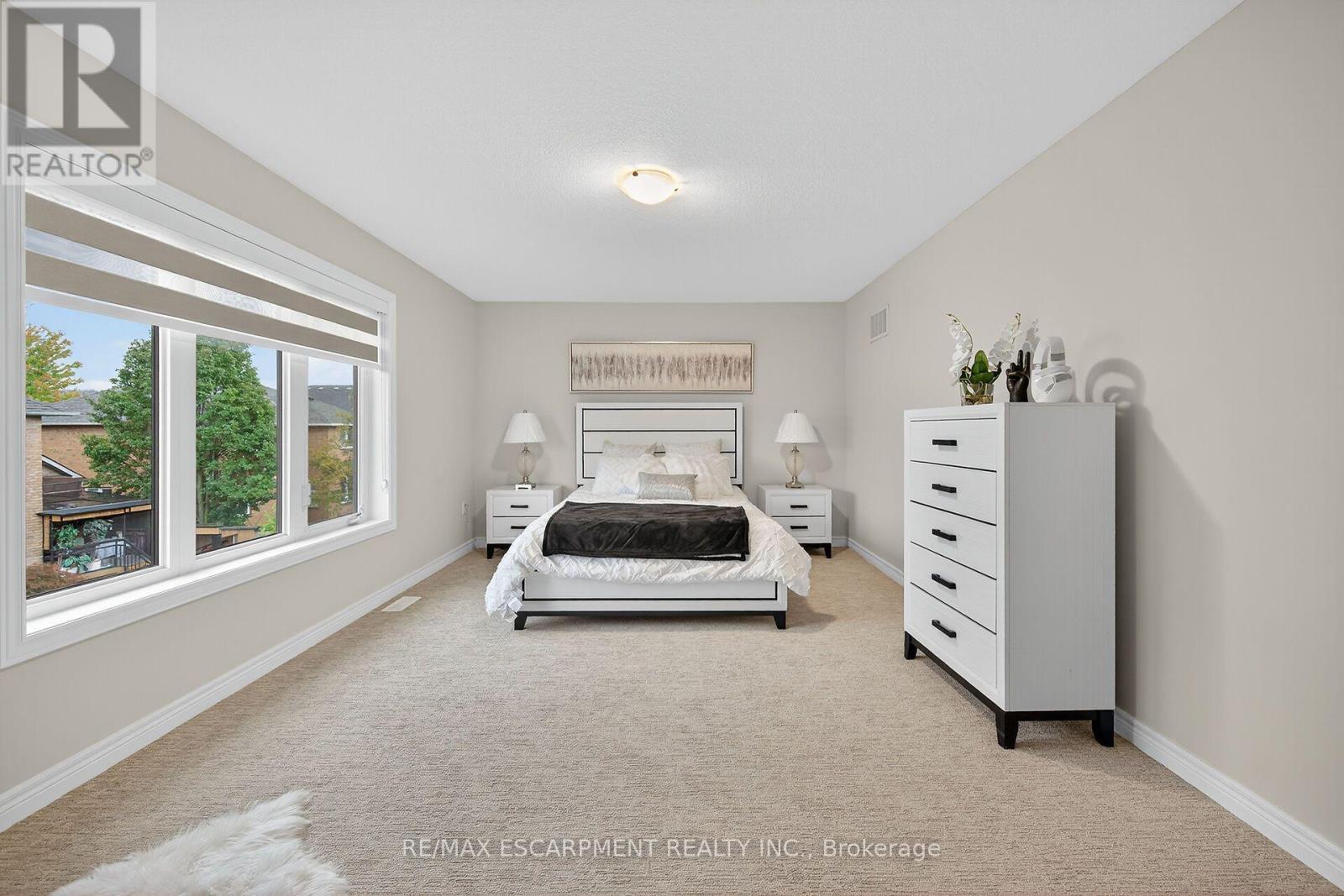 67 Starfire Crescent, Hamilton, ON - Indoor Photo Showing Bedroom