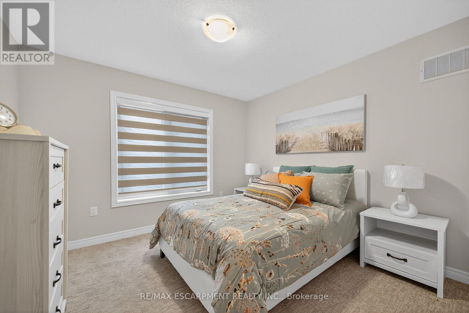 67 Starfire Crescent, Hamilton, ON - Indoor Photo Showing Bedroom