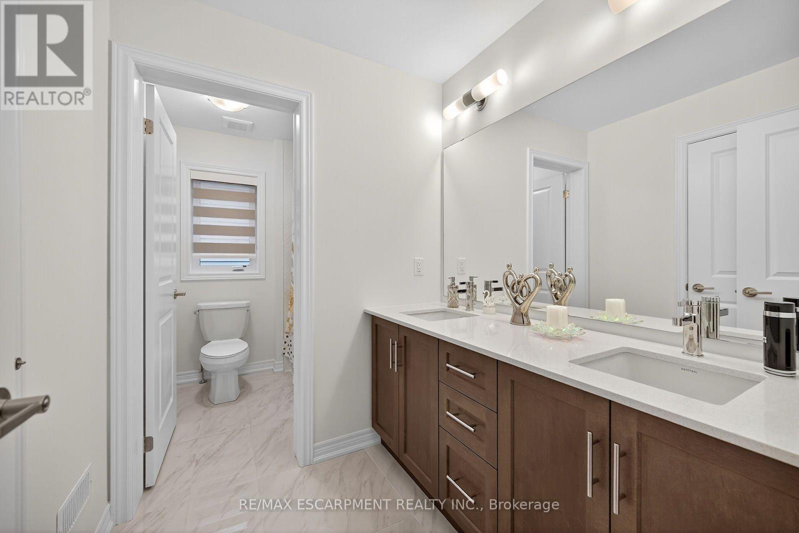 67 Starfire Crescent, Hamilton, ON - Indoor Photo Showing Bathroom