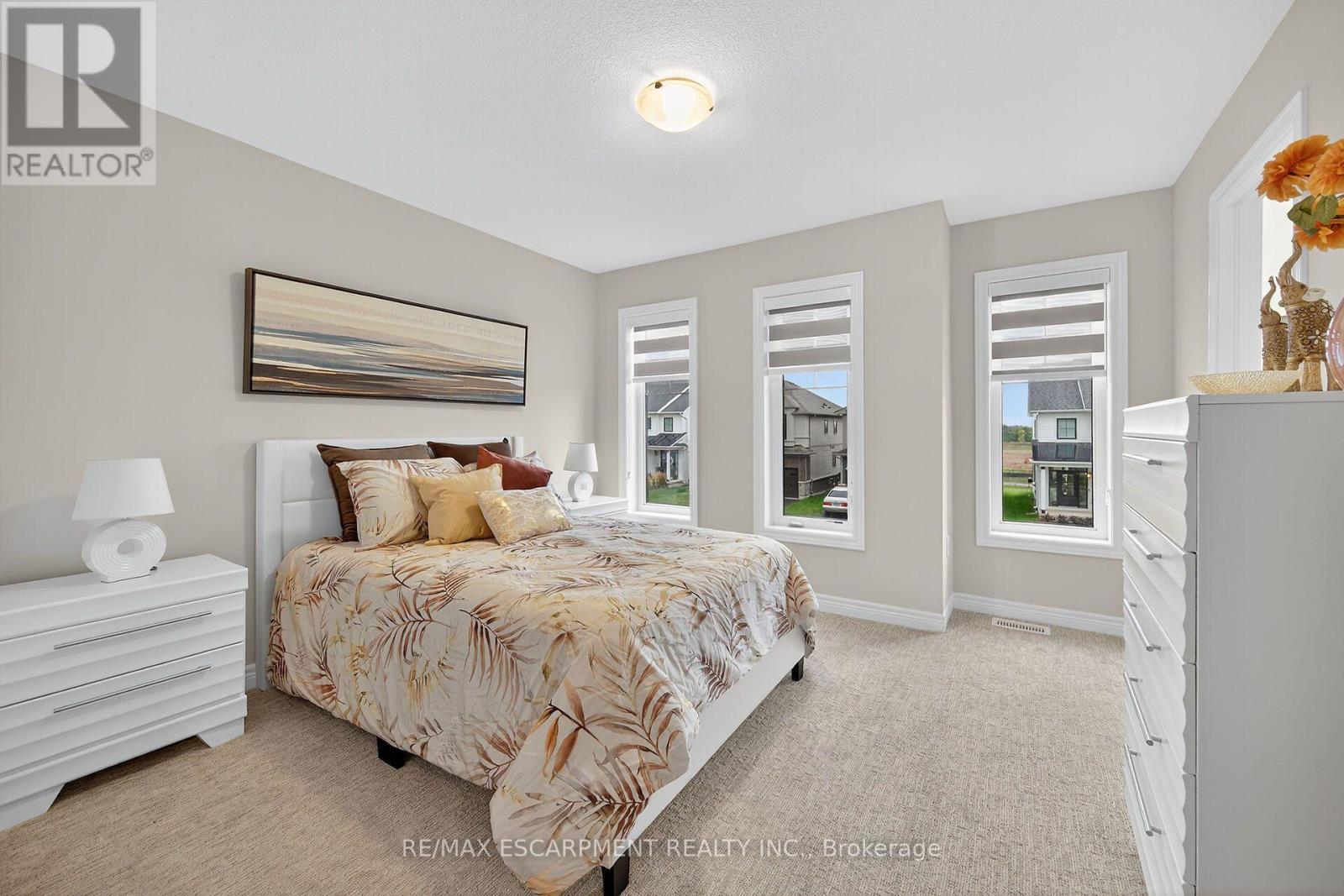 67 Starfire Crescent, Hamilton, ON - Indoor Photo Showing Bedroom
