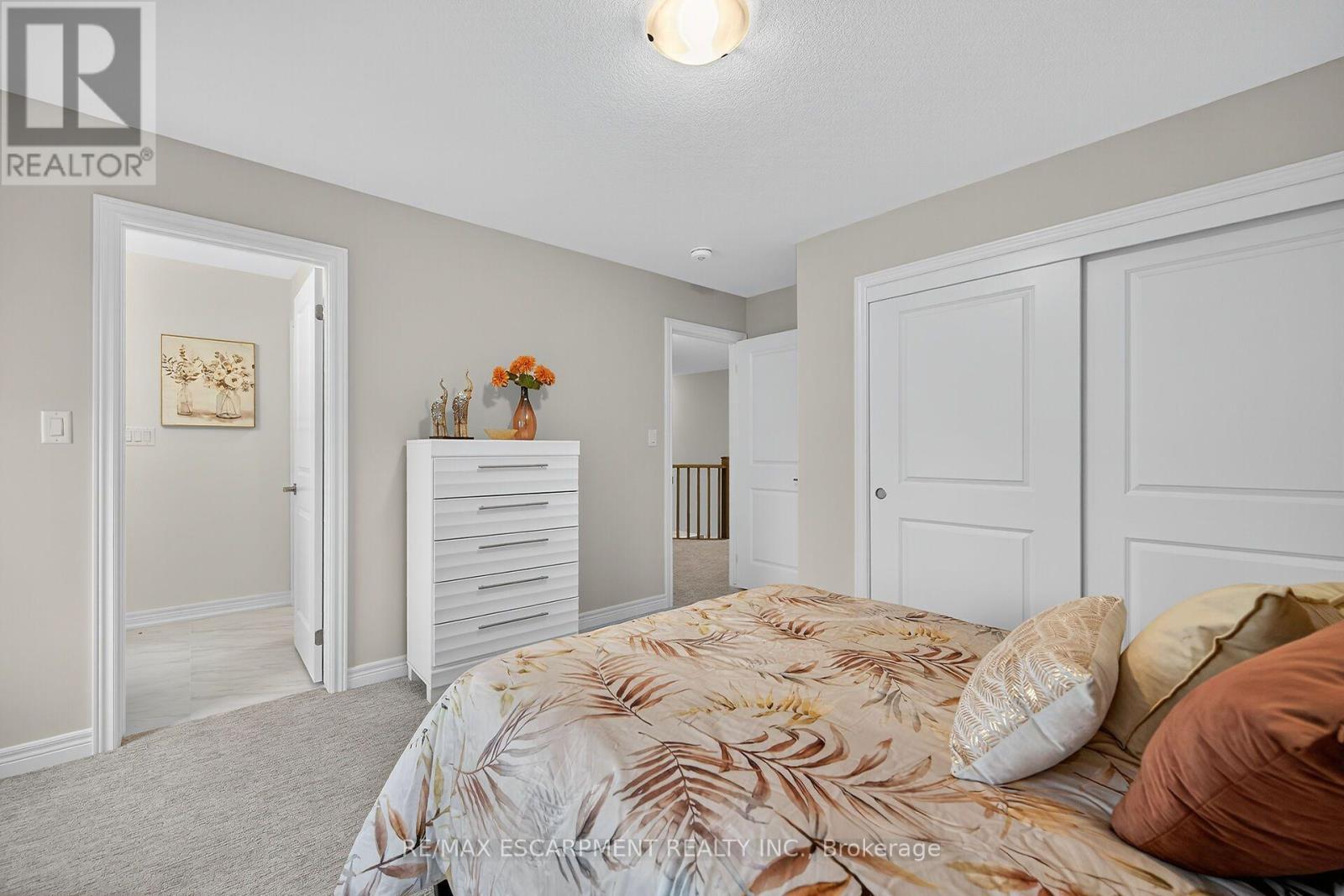 67 Starfire Crescent, Hamilton, ON - Indoor Photo Showing Bedroom