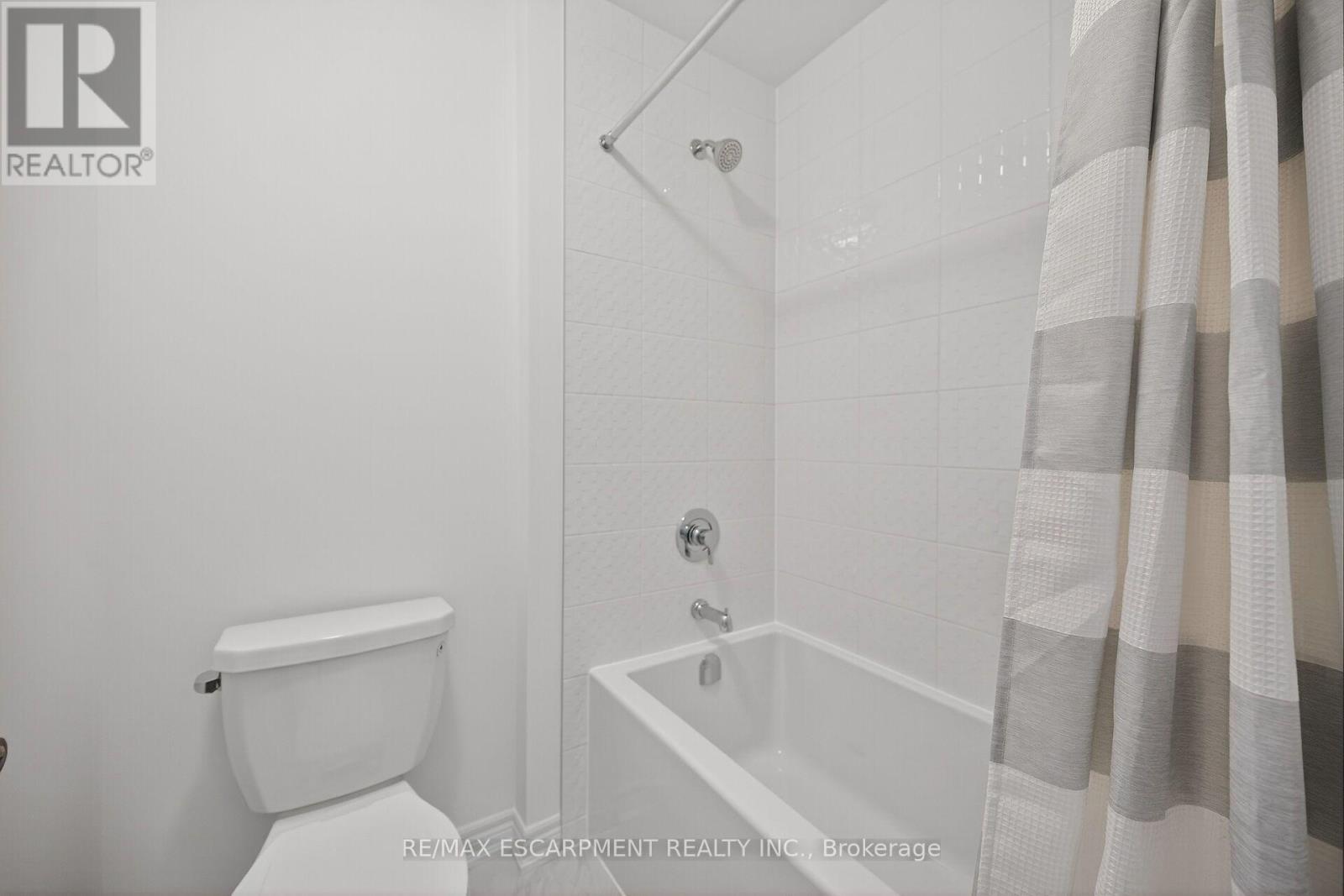 67 Starfire Crescent, Hamilton, ON - Indoor Photo Showing Bathroom