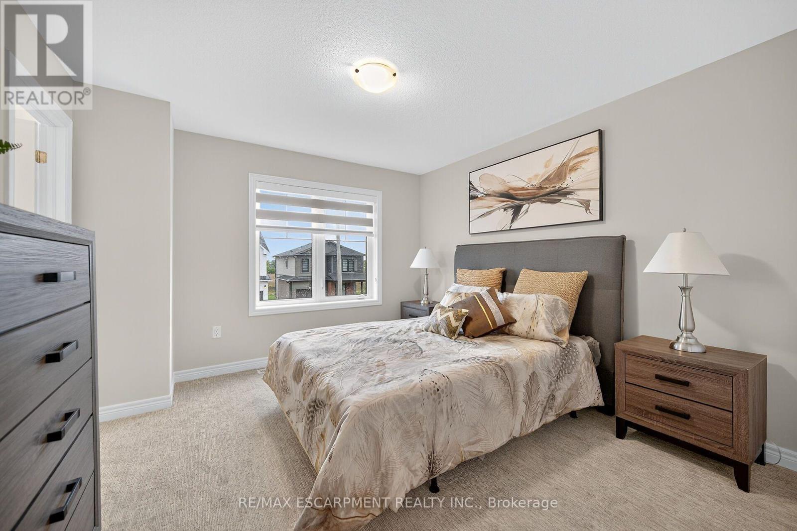 67 Starfire Crescent, Hamilton, ON - Indoor Photo Showing Bedroom