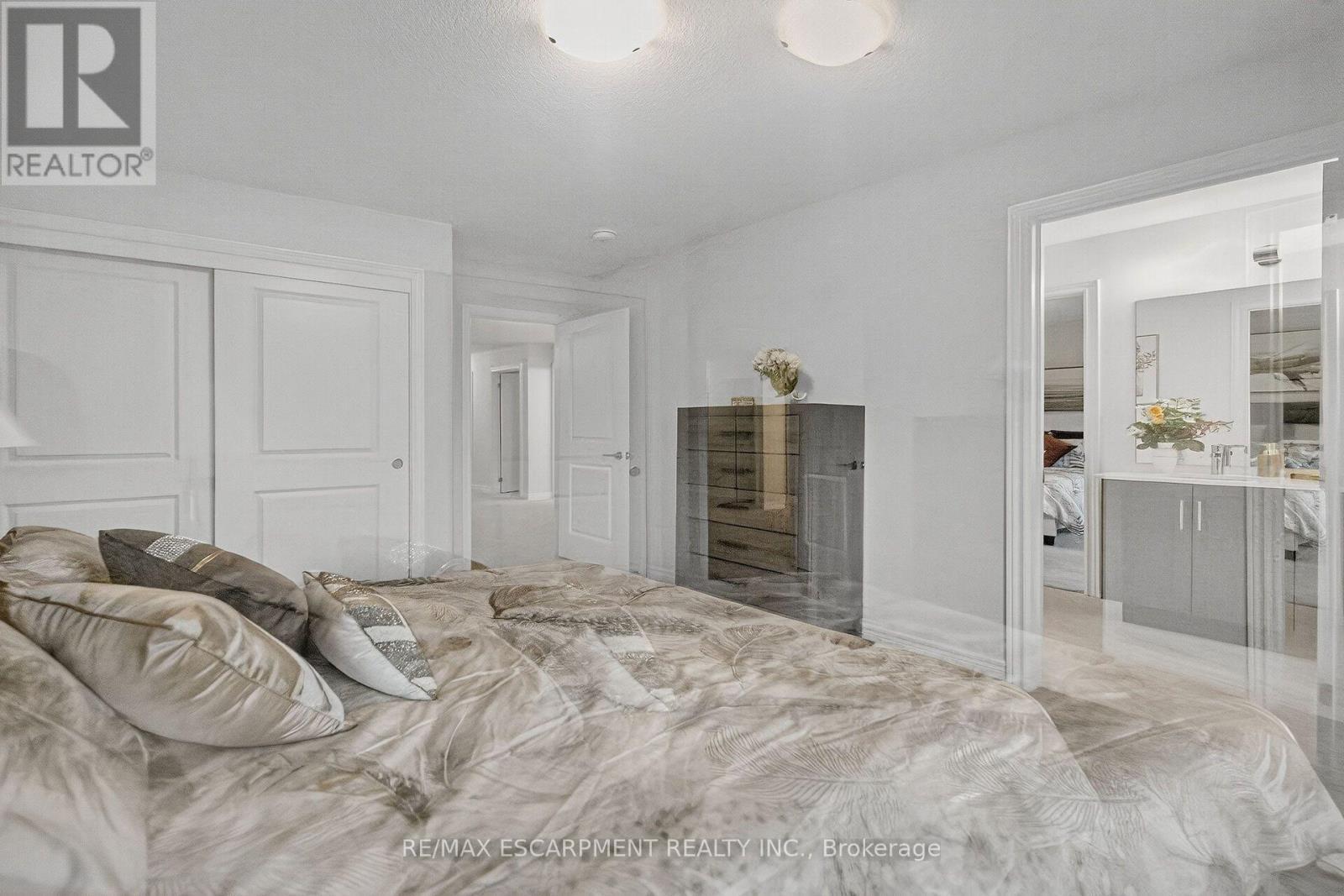67 Starfire Crescent, Hamilton, ON - Indoor Photo Showing Bedroom