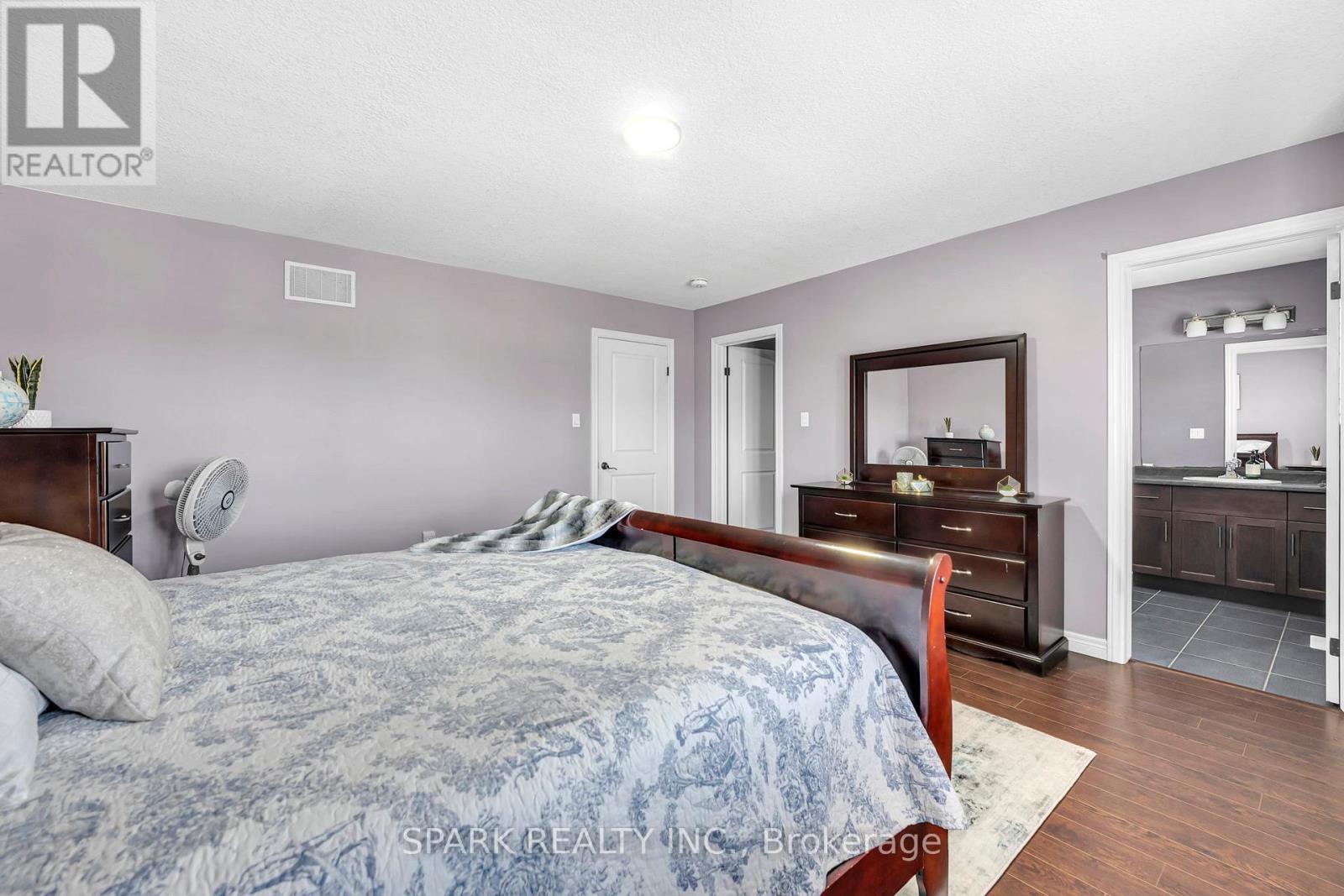 4 Cutts Crescent, Hamilton, ON - Indoor Photo Showing Bedroom