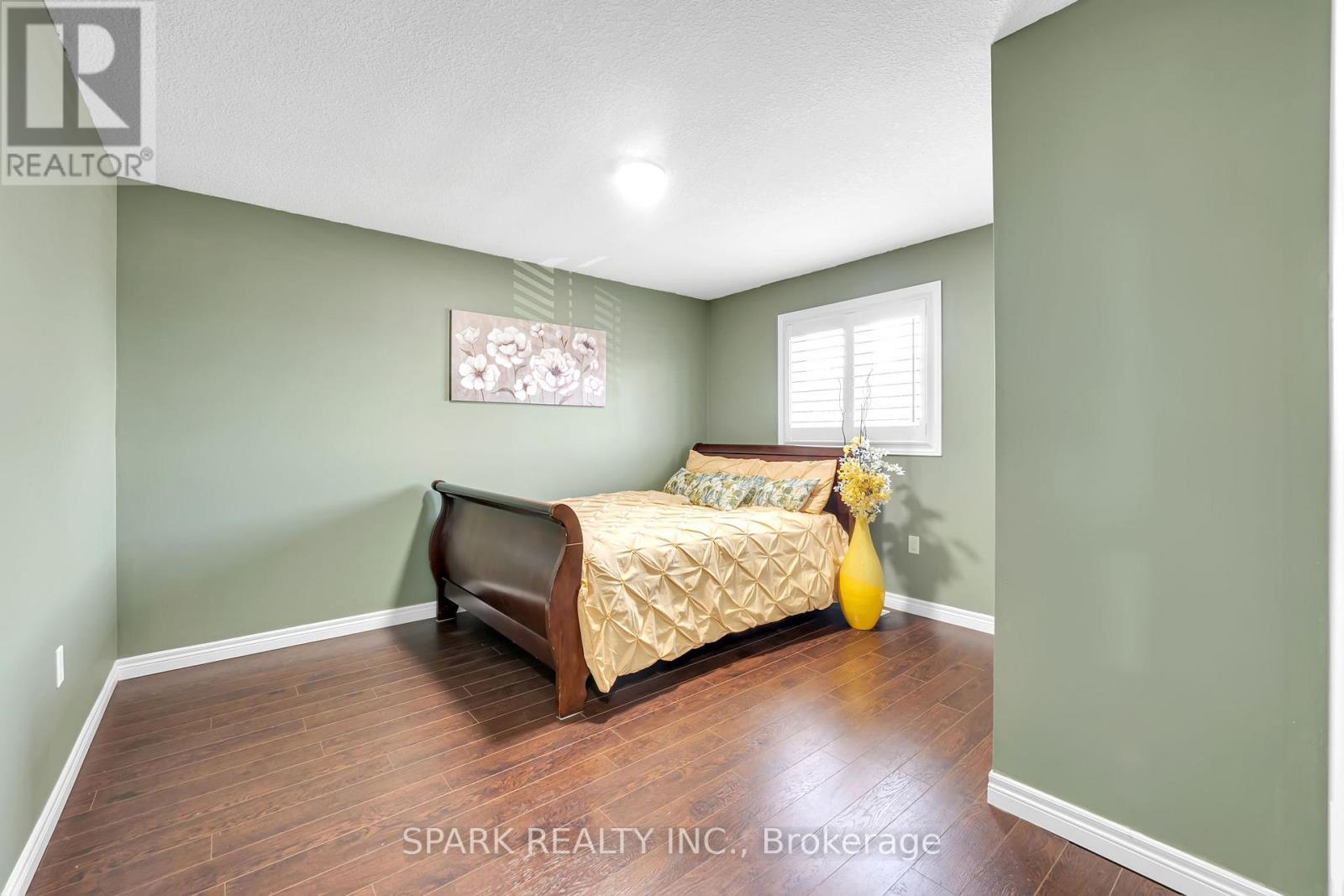 4 Cutts Crescent, Hamilton, ON - Indoor Photo Showing Bedroom