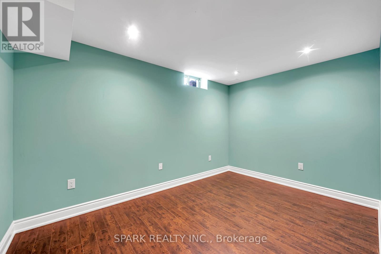 4 Cutts Crescent, Hamilton, ON - Indoor Photo Showing Other Room