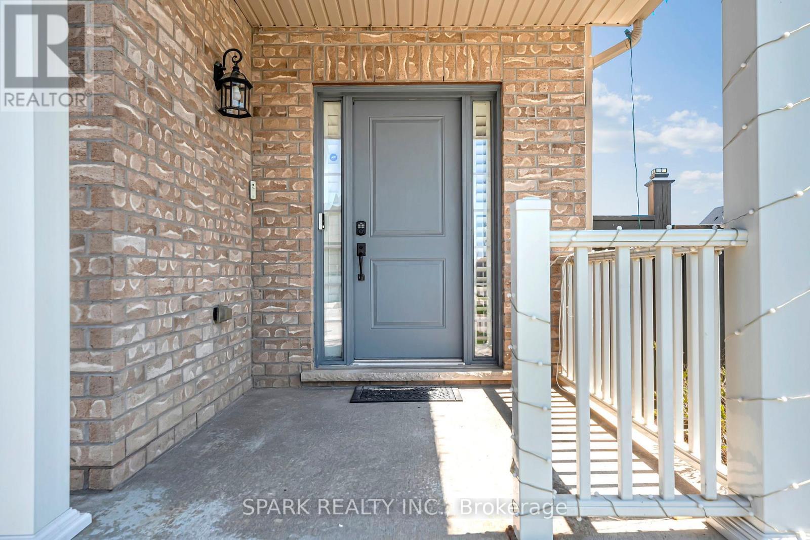 4 Cutts Crescent, Hamilton, ON - Outdoor With Exterior