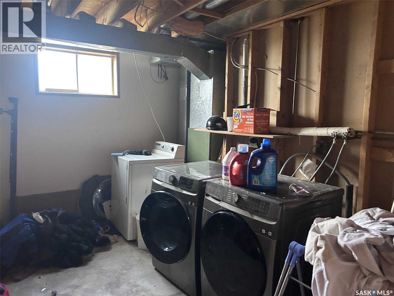 204 Railway Avenue W, Shellbrook, SK - Indoor Photo Showing Laundry Room