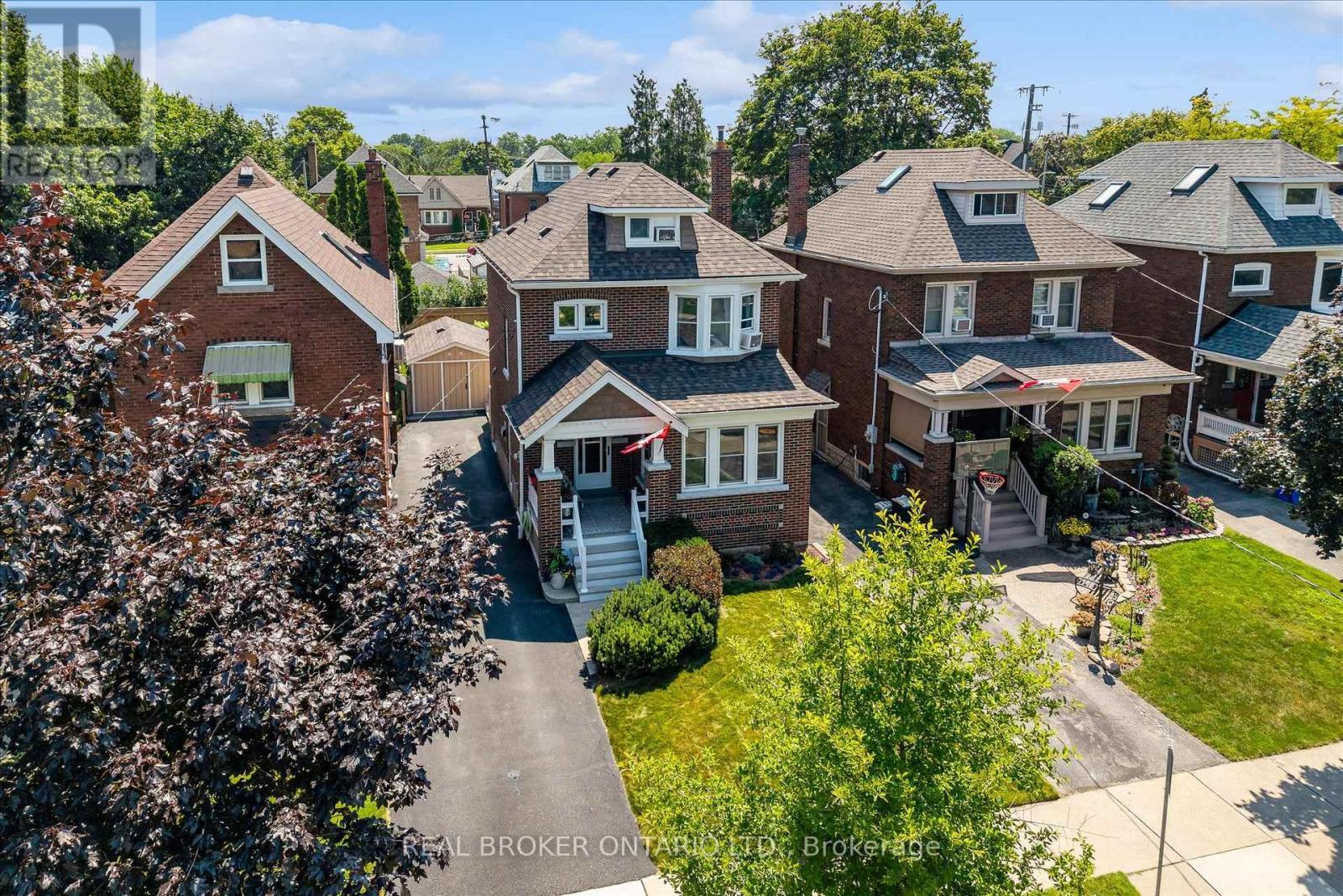 99 Tuxedo Avenue S, Hamilton, ON - Outdoor With Facade