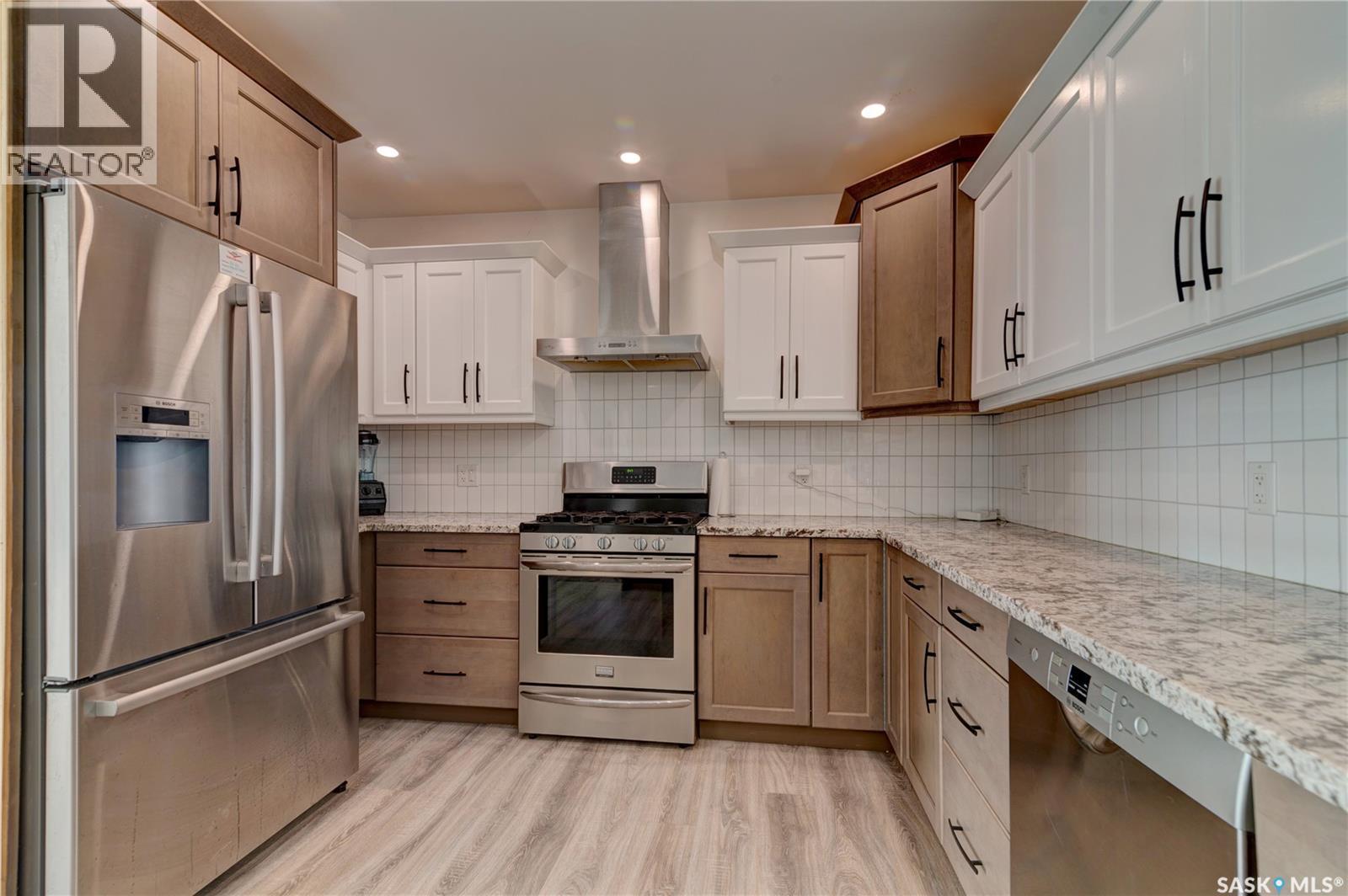 17 Longman Drive, Longlaketon Rm No. 219, SK - Indoor Photo Showing Kitchen With Stainless Steel Kitchen