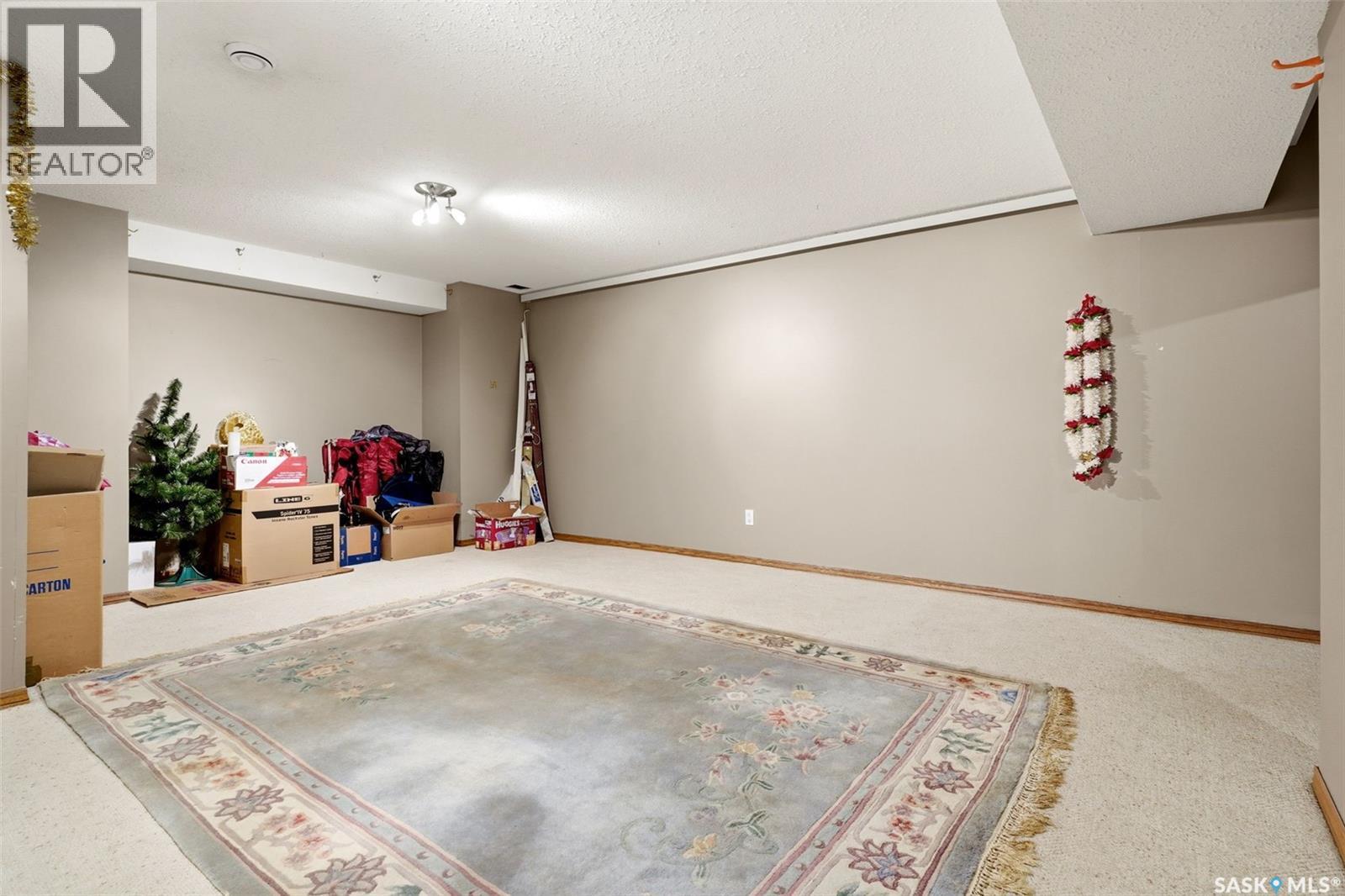 2135 Potts Crescent E, Regina, SK - Indoor