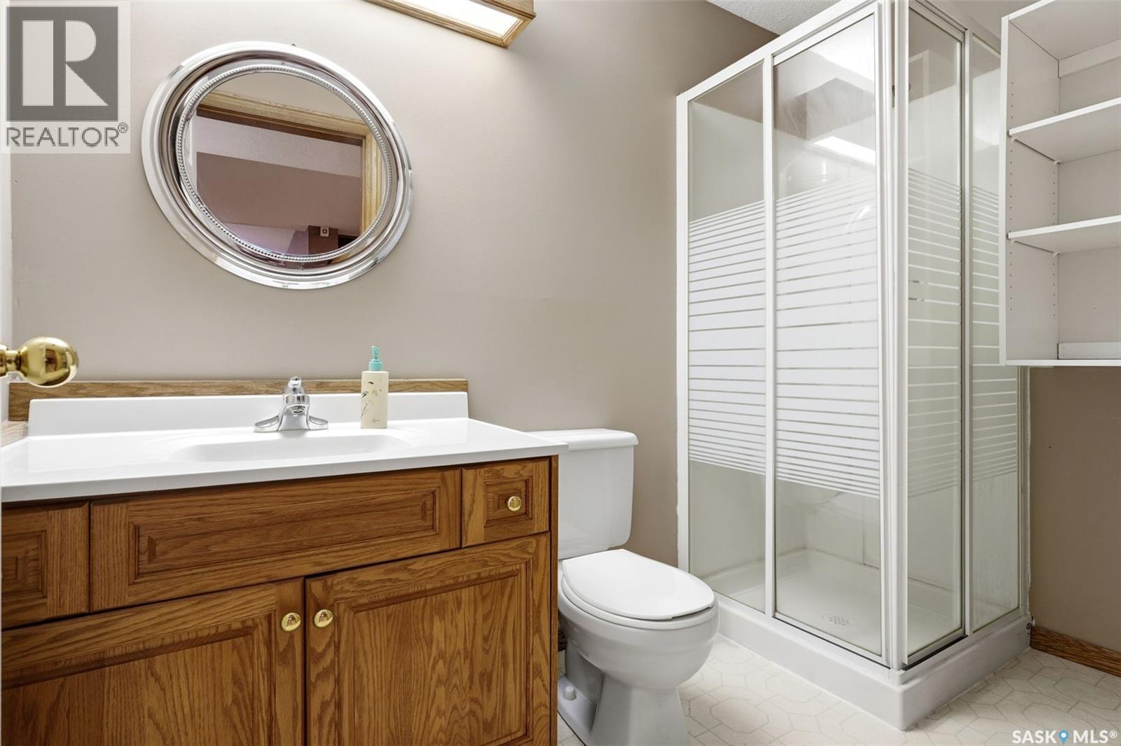 2135 Potts Crescent E, Regina, SK - Indoor Photo Showing Bathroom