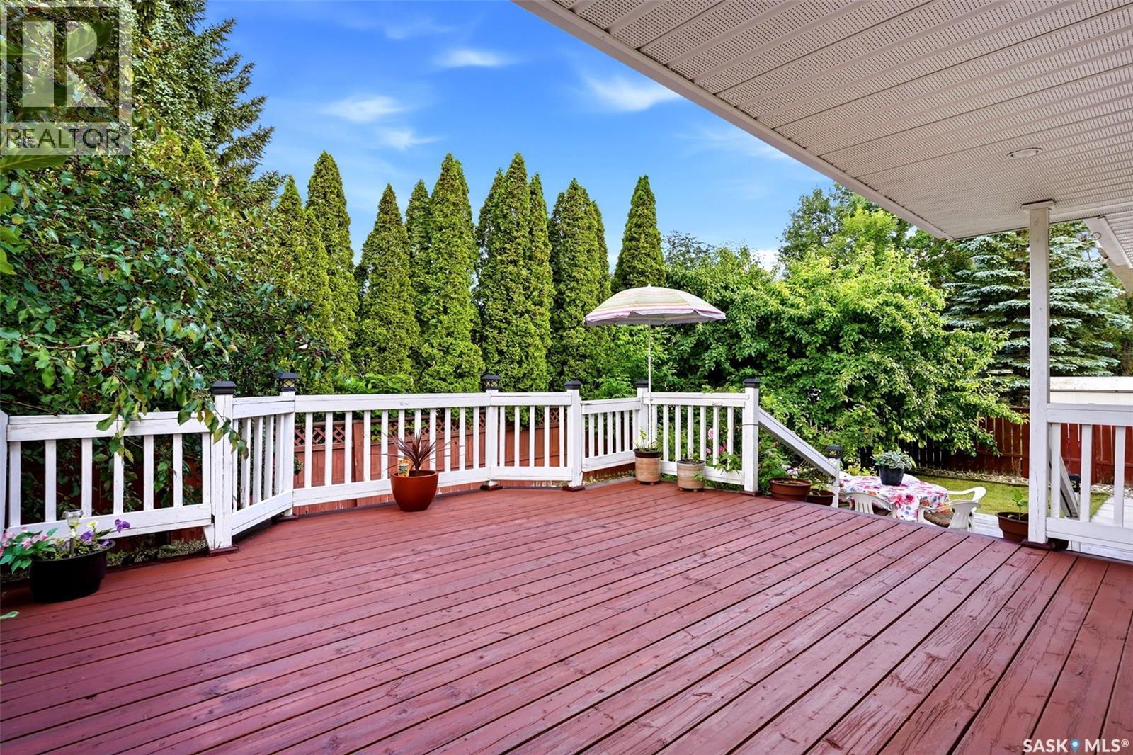 2135 Potts Crescent E, Regina, SK - Outdoor With Deck Patio Veranda With Exterior