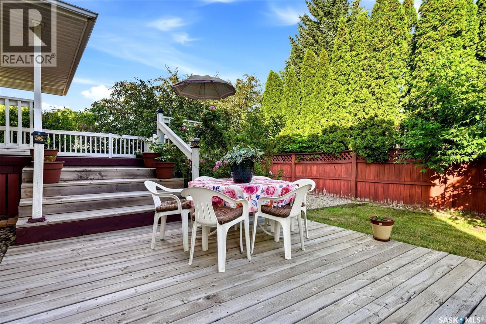 2135 Potts Crescent E, Regina, SK - Outdoor With Deck Patio Veranda