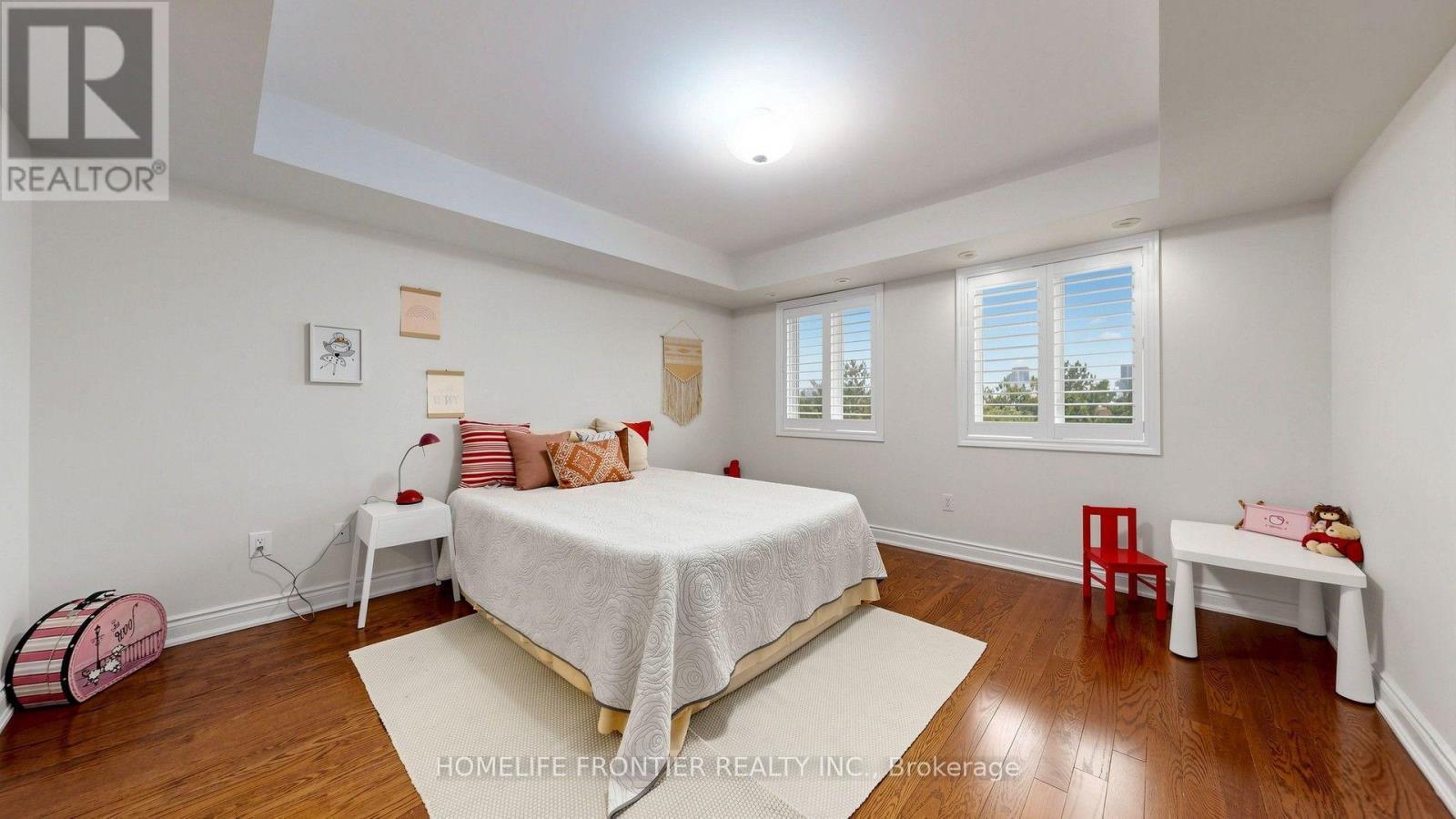 30 Clairtrell Road, Toronto, ON - Indoor Photo Showing Bedroom