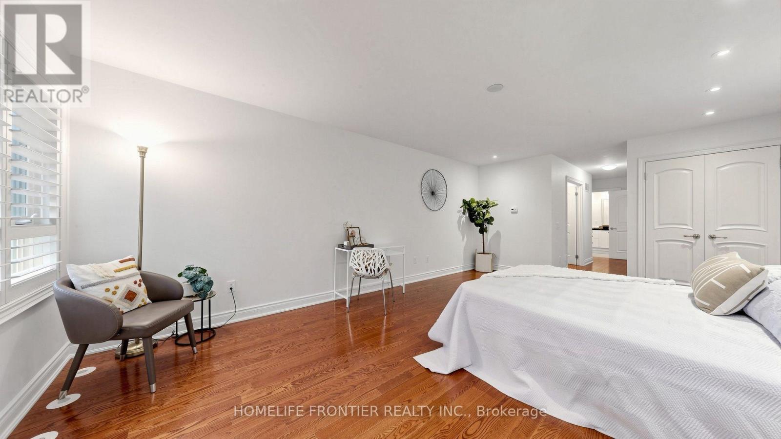 30 Clairtrell Road, Toronto, ON - Indoor Photo Showing Bedroom