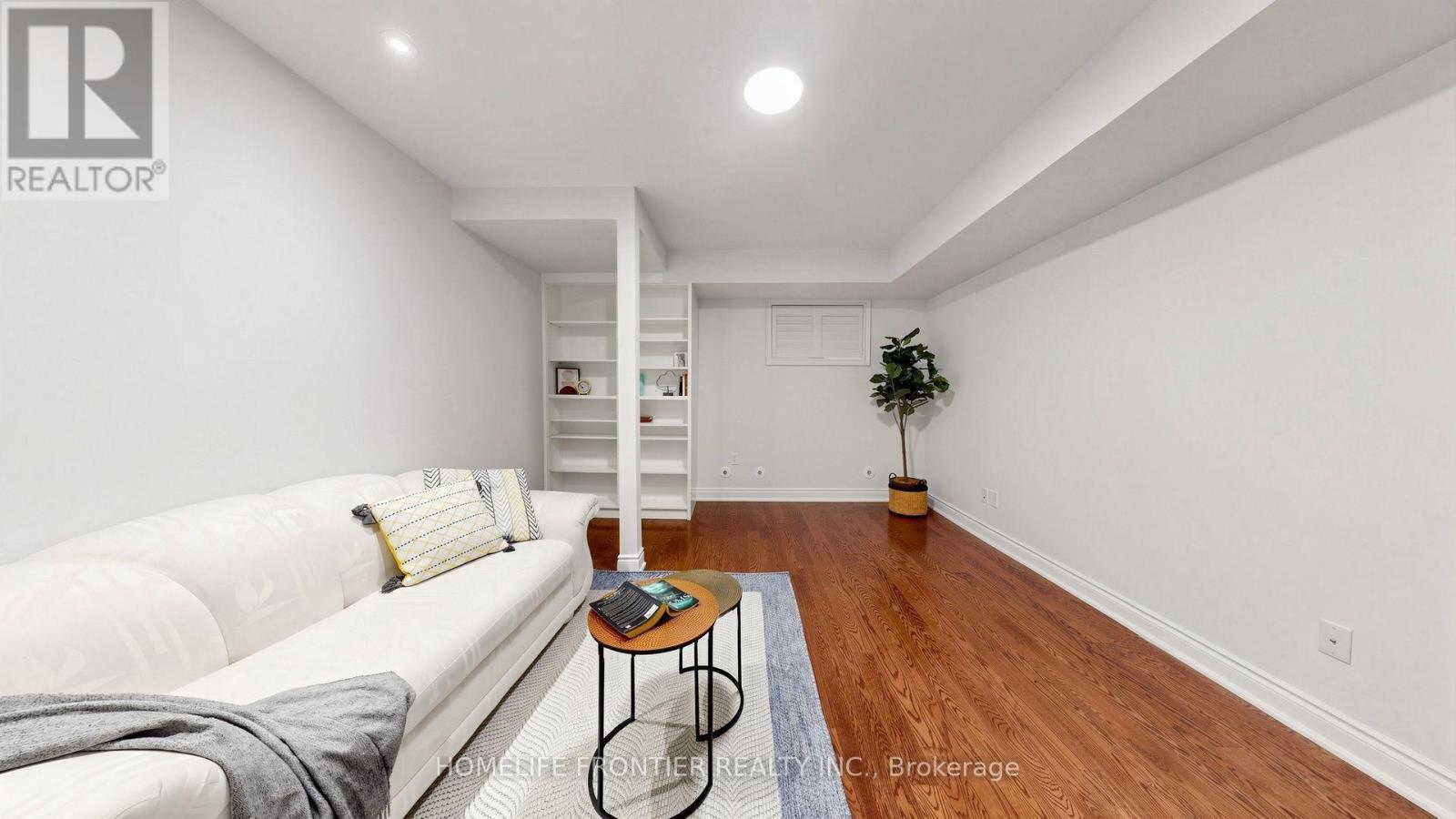 30 Clairtrell Road, Toronto, ON - Indoor Photo Showing Other Room