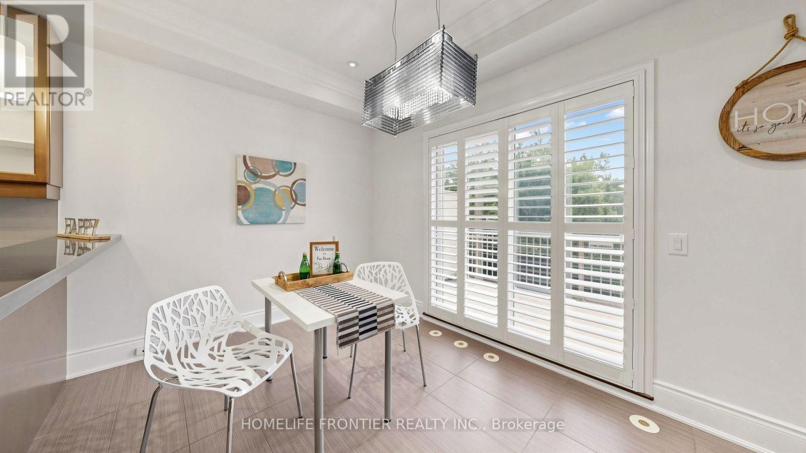 30 Clairtrell Road, Toronto, ON - Indoor