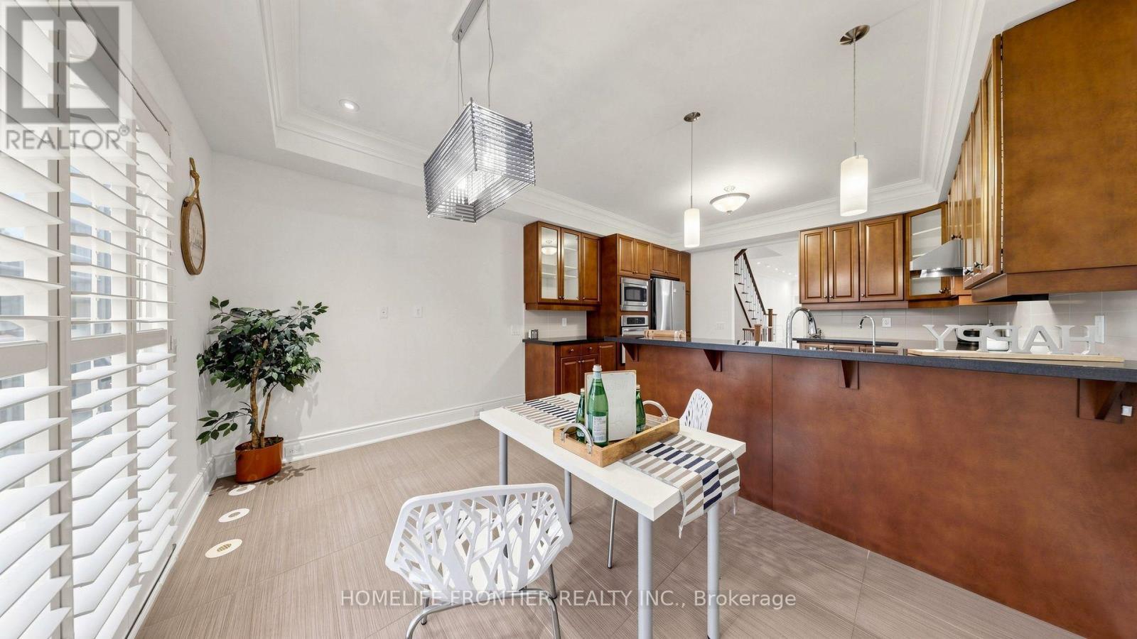 30 Clairtrell Road, Toronto, ON - Indoor Photo Showing Kitchen