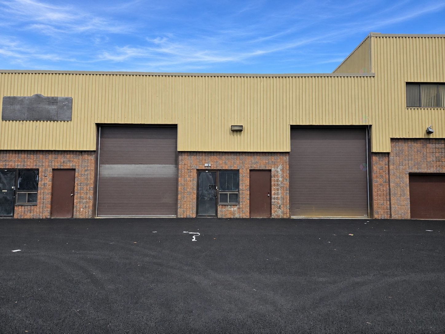 Front of Structure - 1589 Desserte Nord Laval (A-440) O., Laval (Chomedey), QC - Outdoor