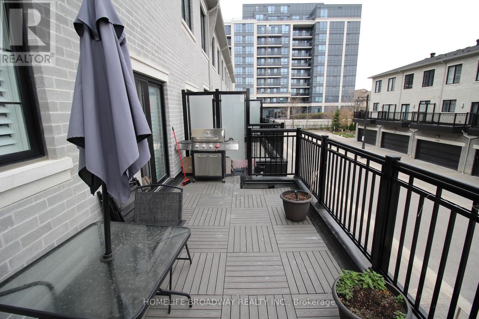 Th7 - 392 Highway 7 E, Richmond Hill, ON - Outdoor With Exterior