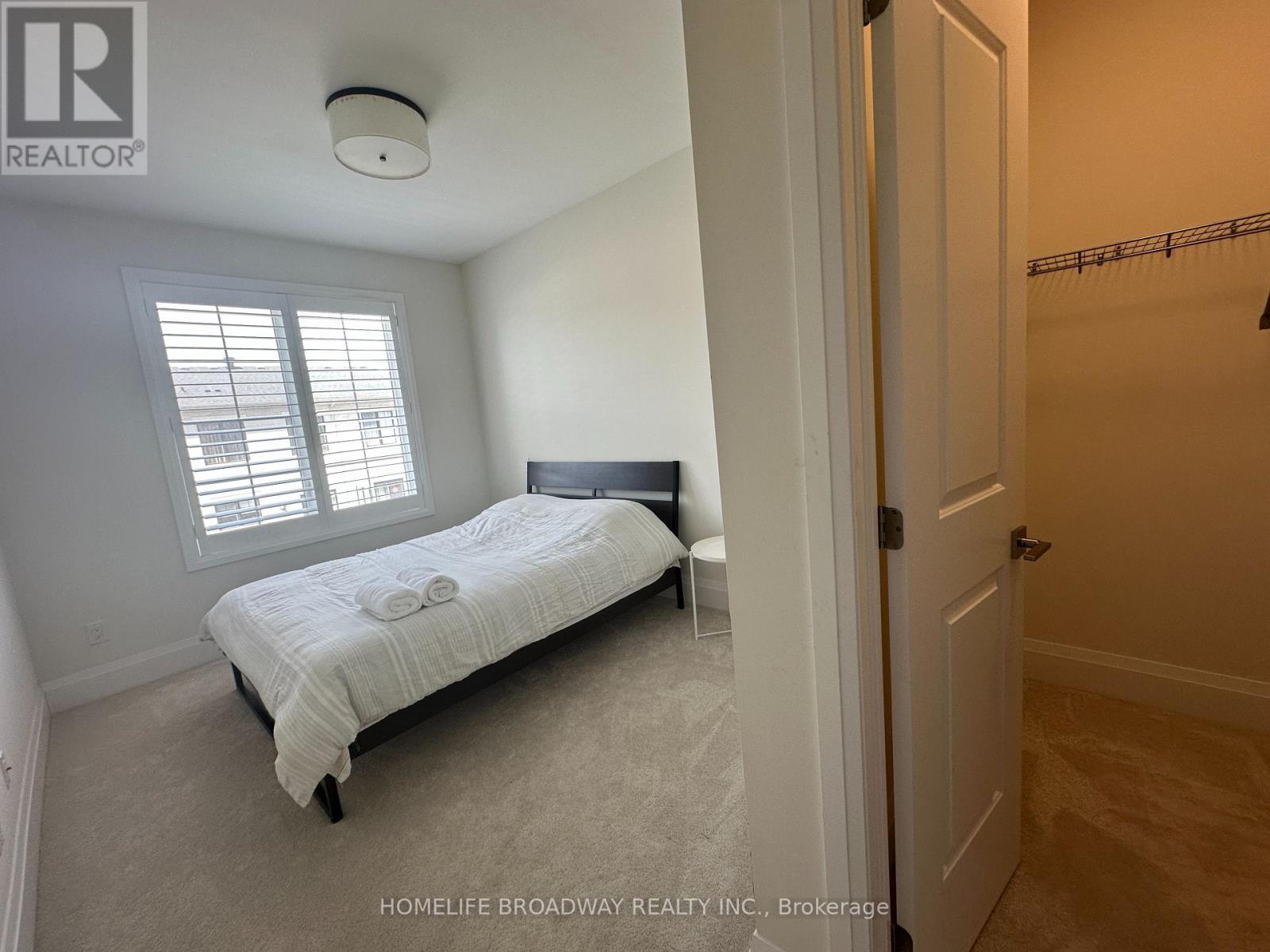 Th7 - 392 Highway 7 E, Richmond Hill, ON - Indoor Photo Showing Bedroom
