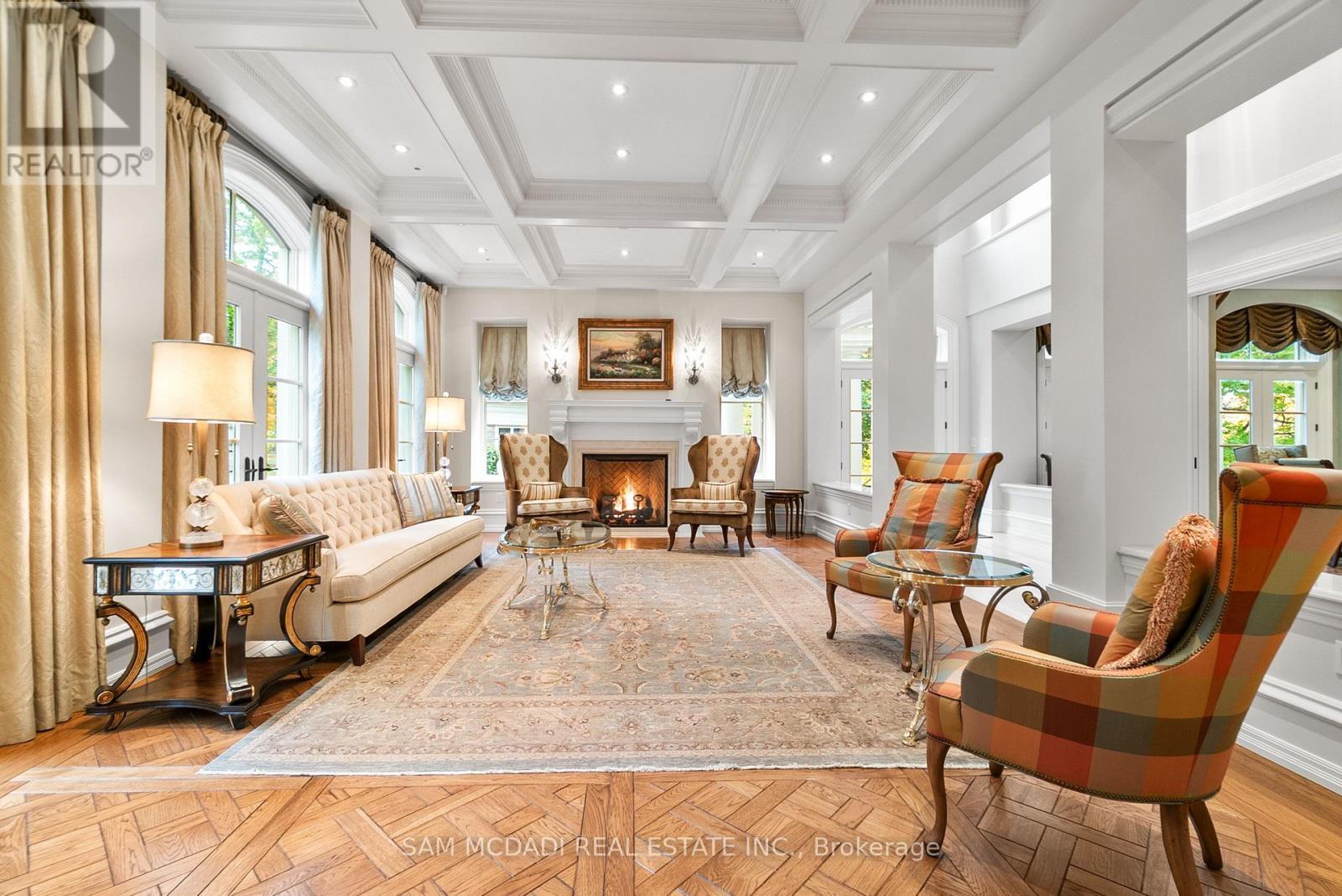 1343 Blythe Road, Mississauga, ON - Indoor Photo Showing Living Room
