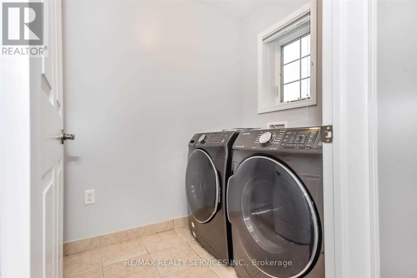 48 Fletcher Circle, Cambridge, ON - Indoor Photo Showing Laundry Room