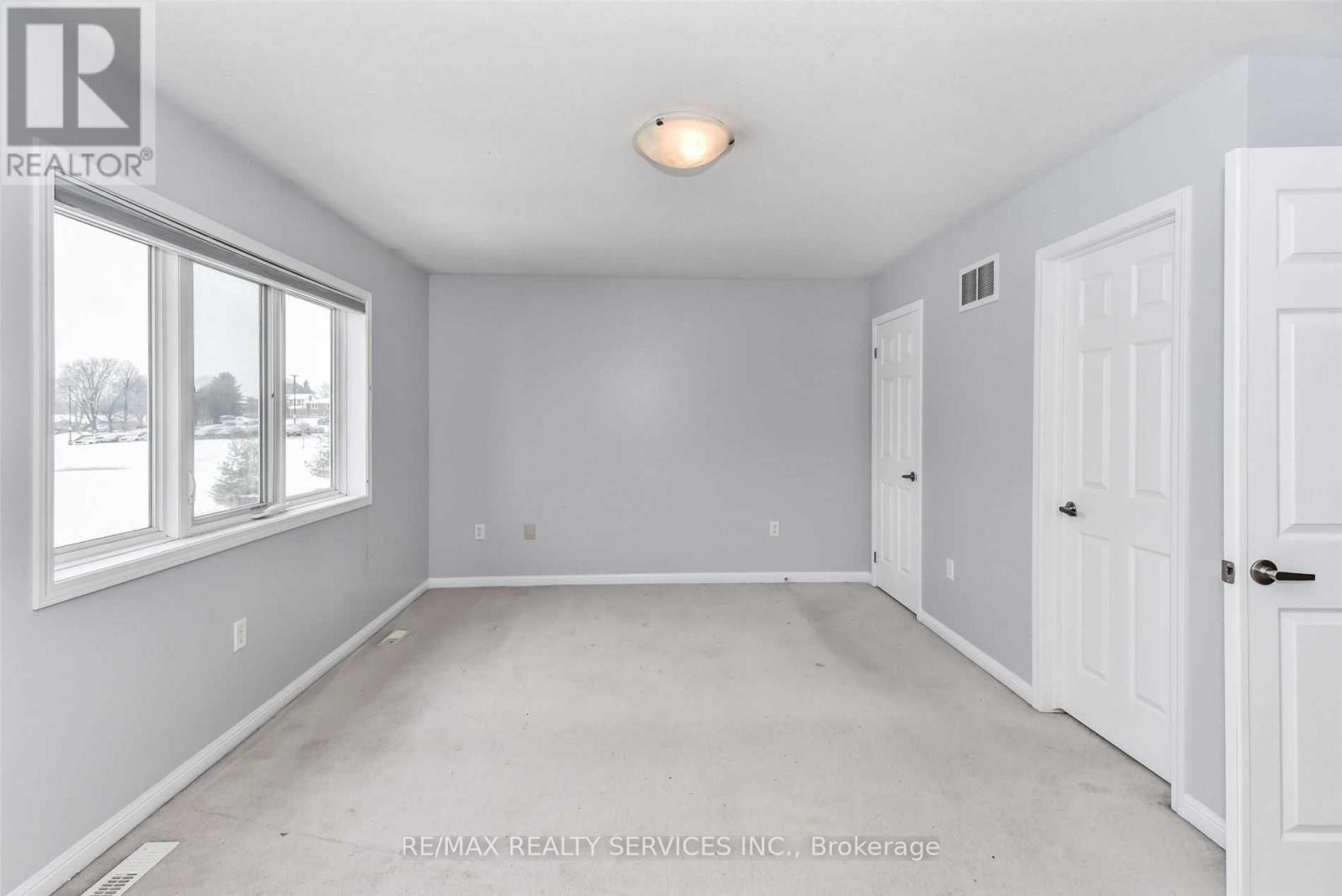 48 Fletcher Circle, Cambridge, ON - Indoor Photo Showing Other Room
