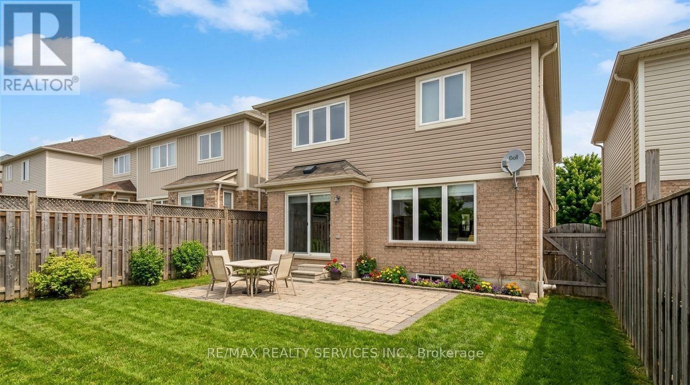 48 Fletcher Circle, Cambridge, ON - Outdoor