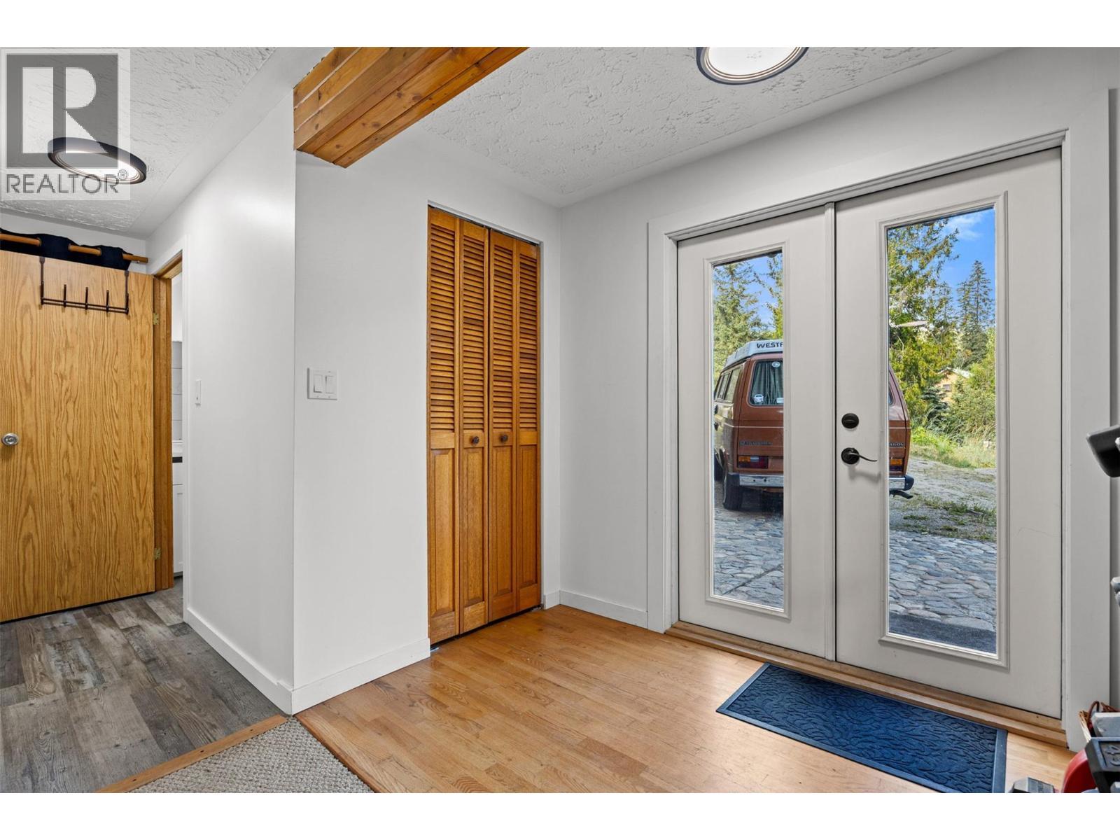 10737 Highway 33 E, Kelowna, BC - Indoor Photo Showing Other Room