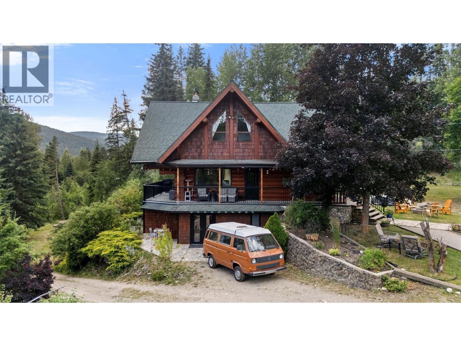 10737 Highway 33 E, Kelowna, BC - Outdoor With Deck Patio Veranda