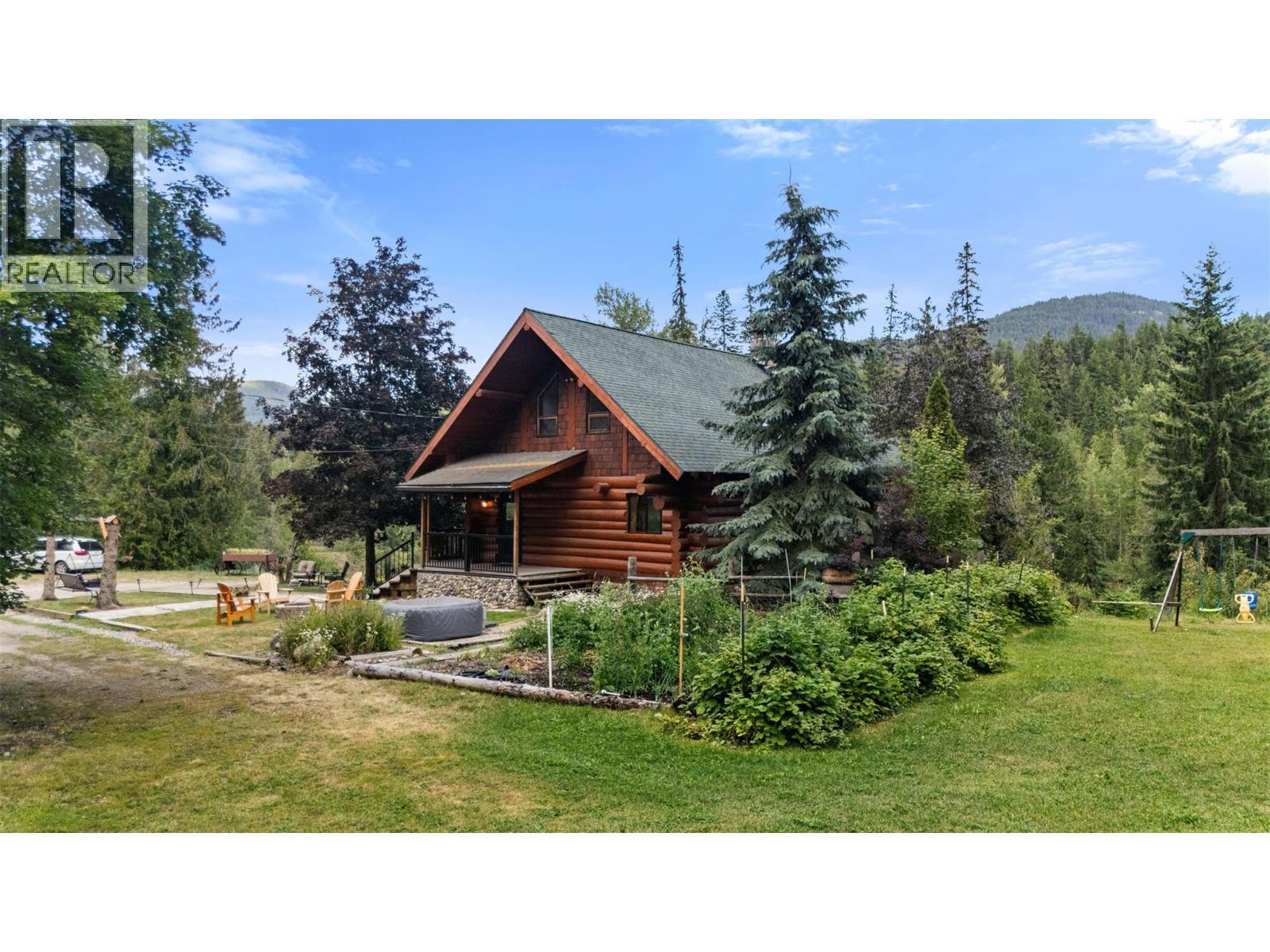 10737 Highway 33 E, Kelowna, BC - Outdoor