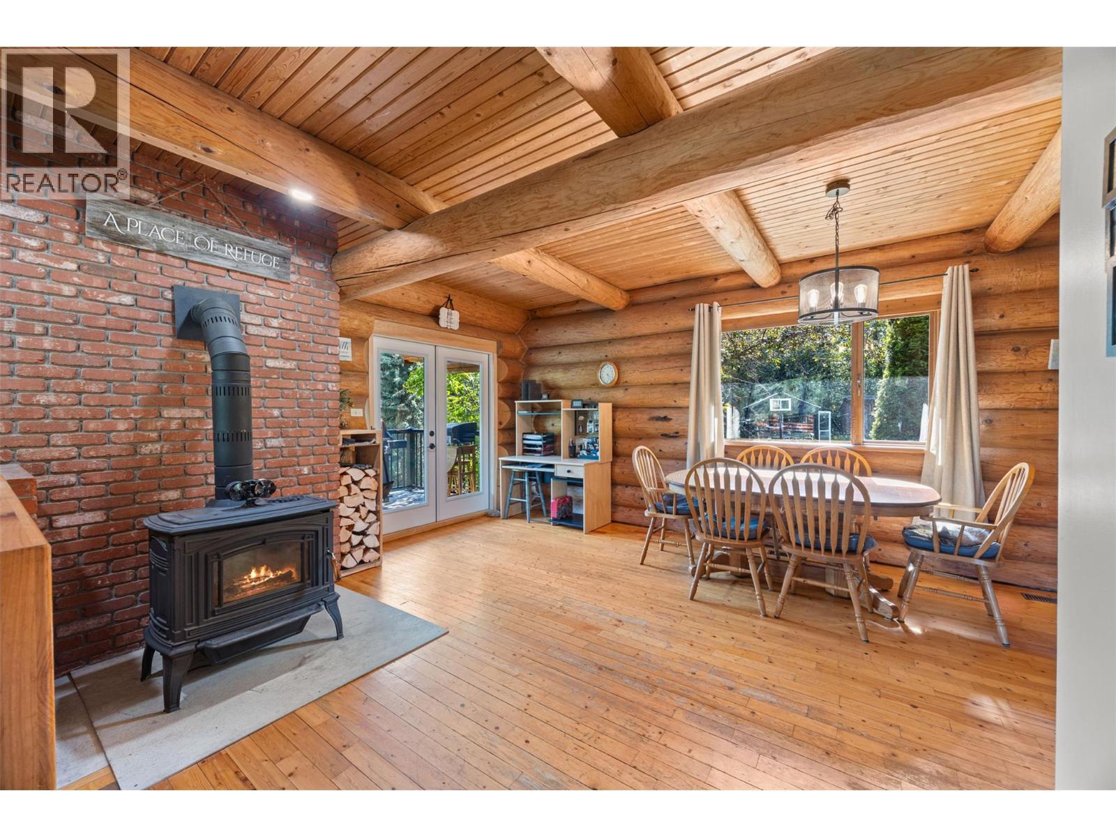 10737 Highway 33 E, Kelowna, BC - Indoor With Fireplace