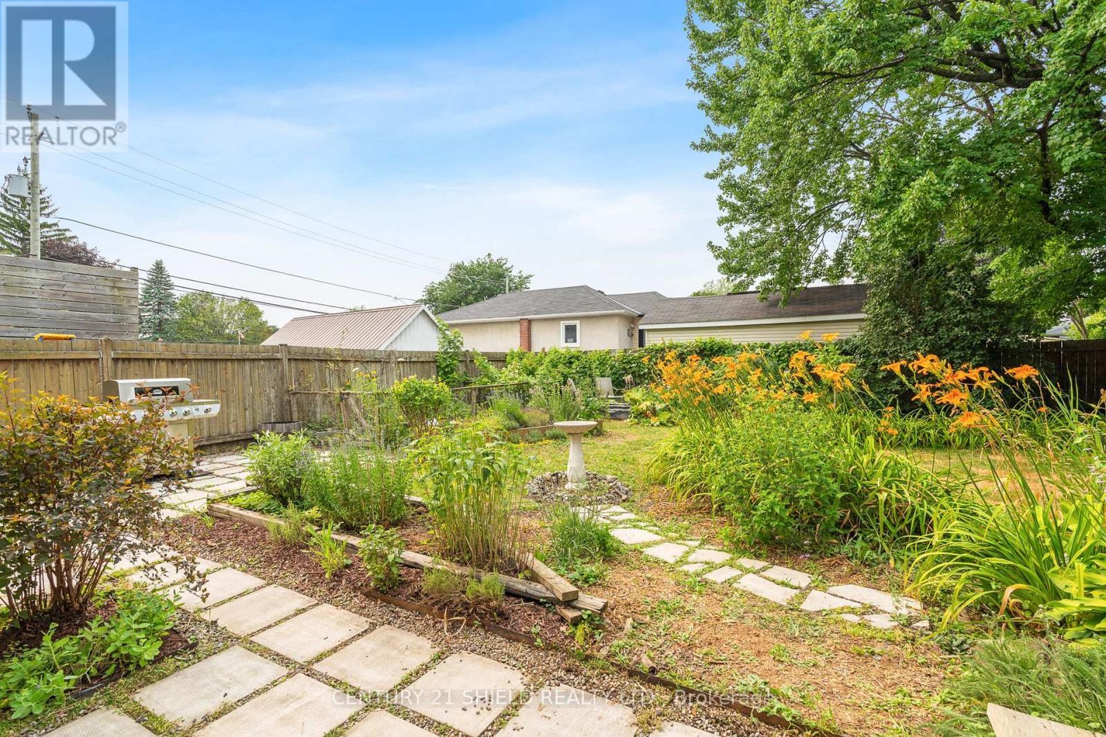 1019 Osborne Avenue, Cornwall, ON - Outdoor