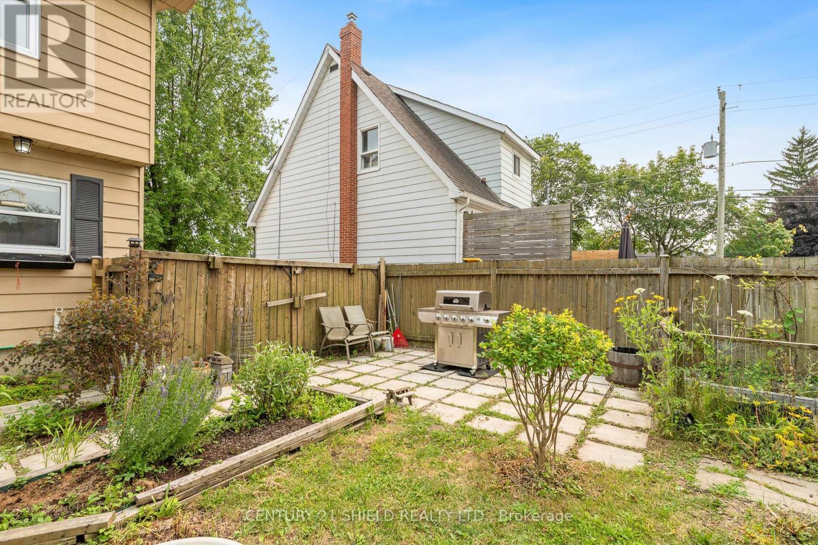 1019 Osborne Avenue, Cornwall, ON - Outdoor