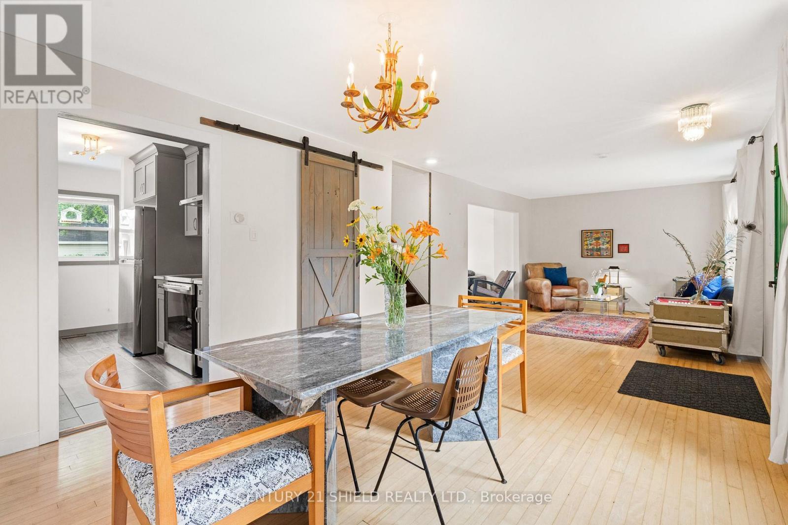 1019 Osborne Avenue, Cornwall, ON - Indoor