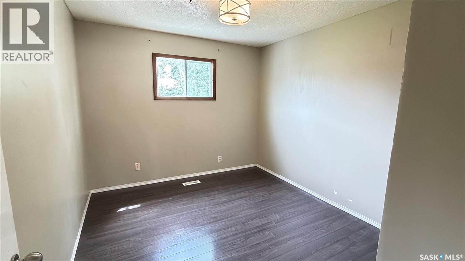320 Aspen Street, Maple Creek, SK - Indoor Photo Showing Other Room