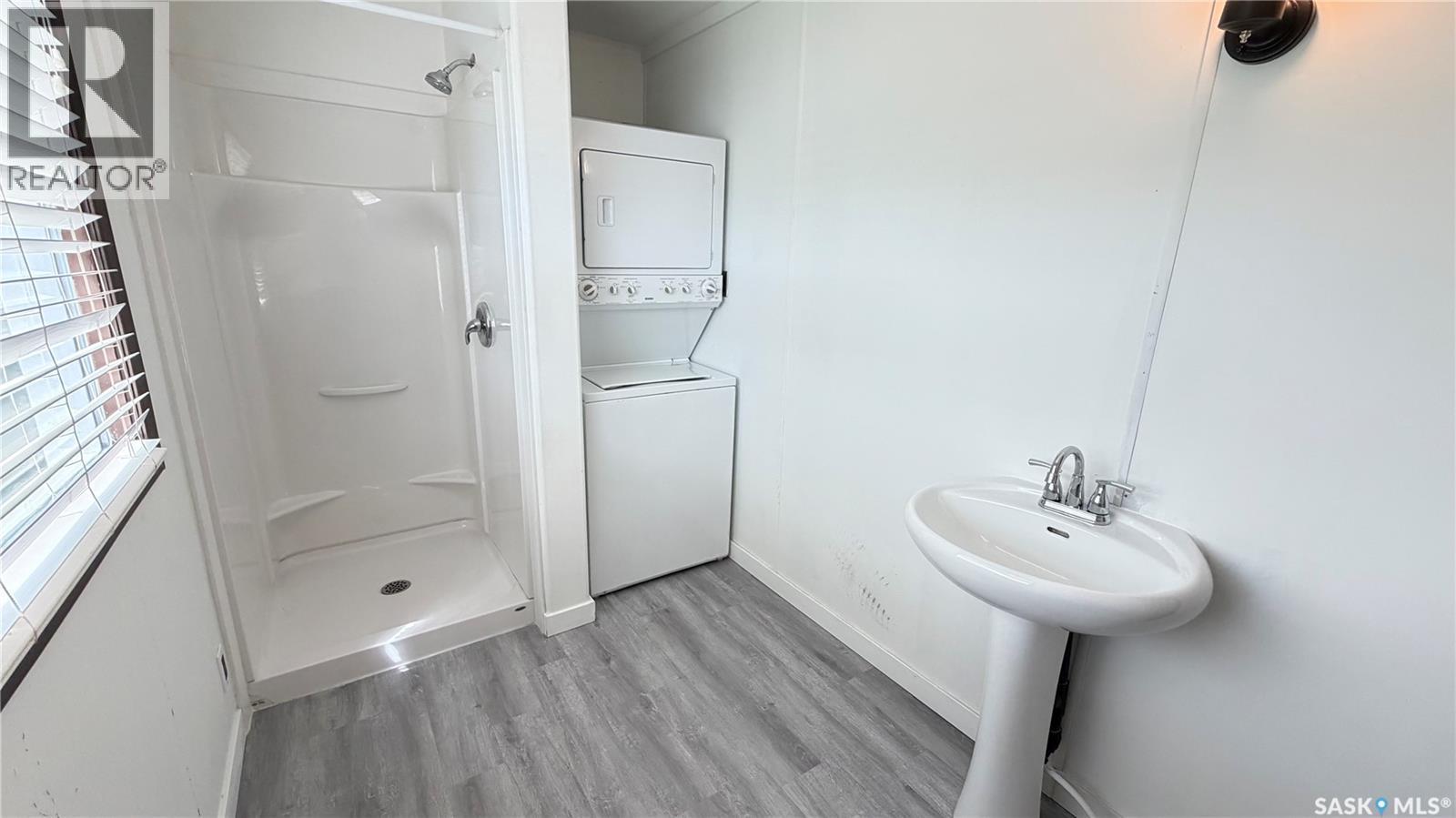 320 Aspen Street, Maple Creek, SK - Indoor